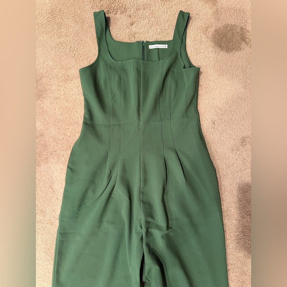 Abercrombie & Fitch Dark Green Wide-Leg Jumpsuit Size Medium BRAND NEW WITH TAGS - Picture 2 of 5